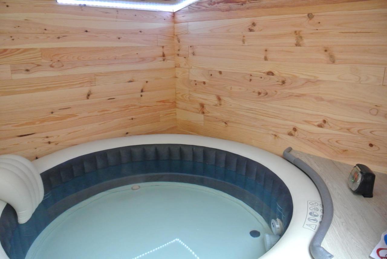 Gite Du Serre De Boudre Climatise, Spa Permanent Buisson Bagian luar foto
